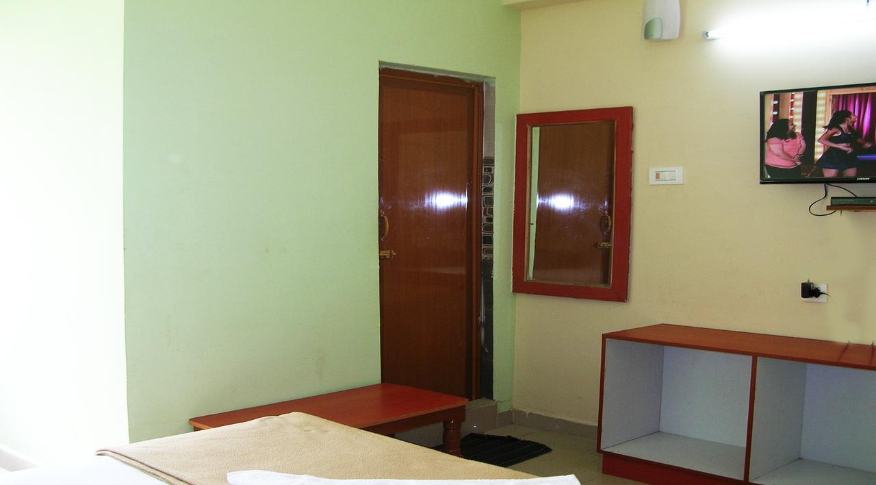 Ssb Residency Hotel Tirupati Eksteriør billede