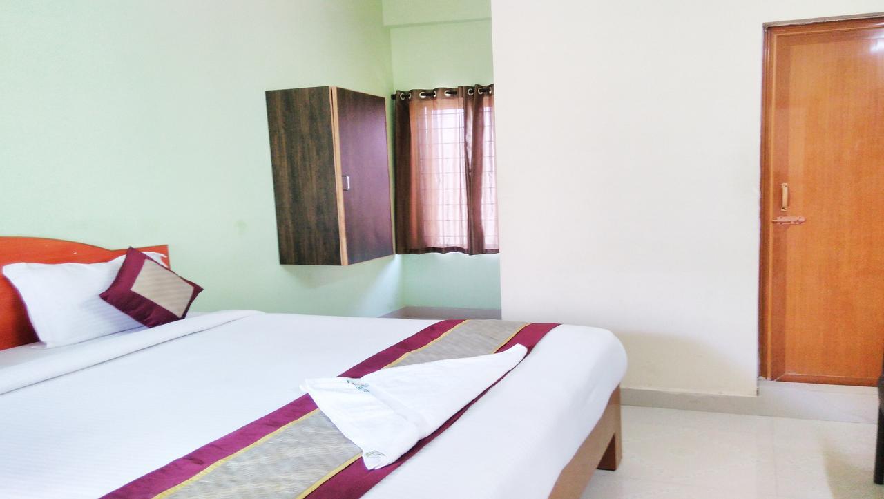 Ssb Residency Hotel Tirupati Eksteriør billede