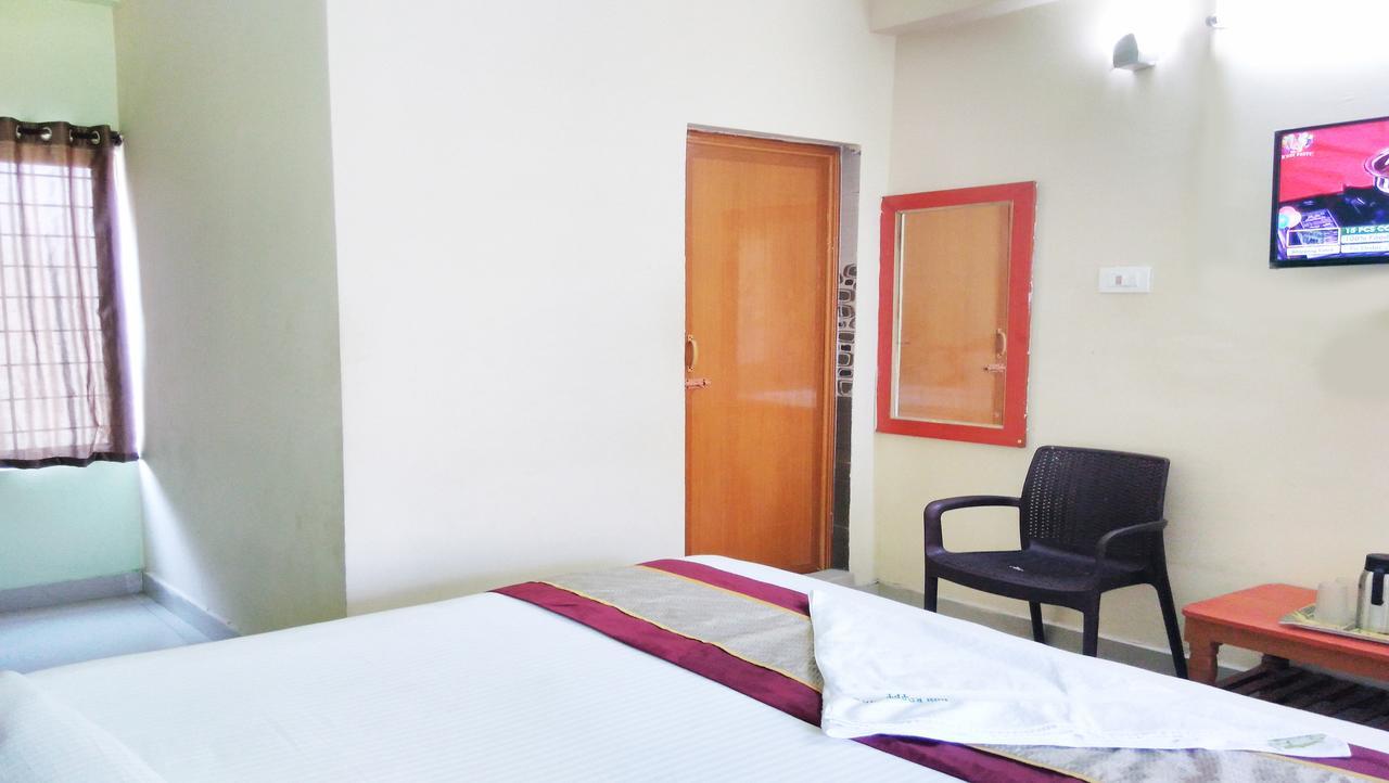 Ssb Residency Hotel Tirupati Eksteriør billede